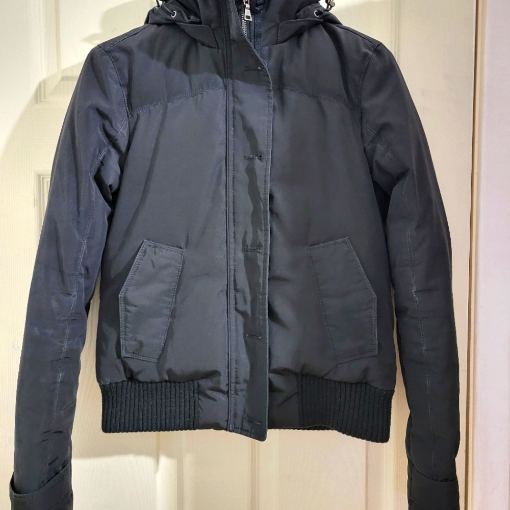 Women Tommy hilfiger black down filled short coat size small wind and waterproof